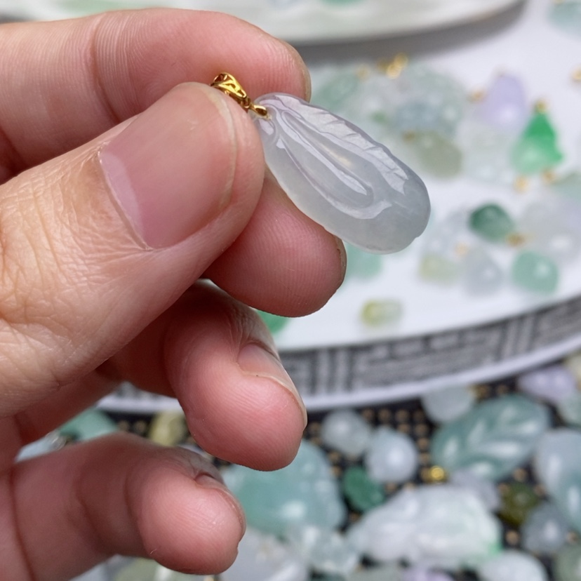 【闪购商品】翡翠吊坠(不含链)18K金镶嵌羽毛