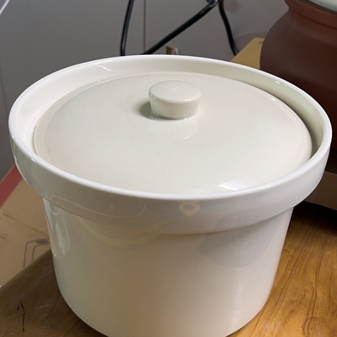 微瑕，不能明火，口径21高14，3L