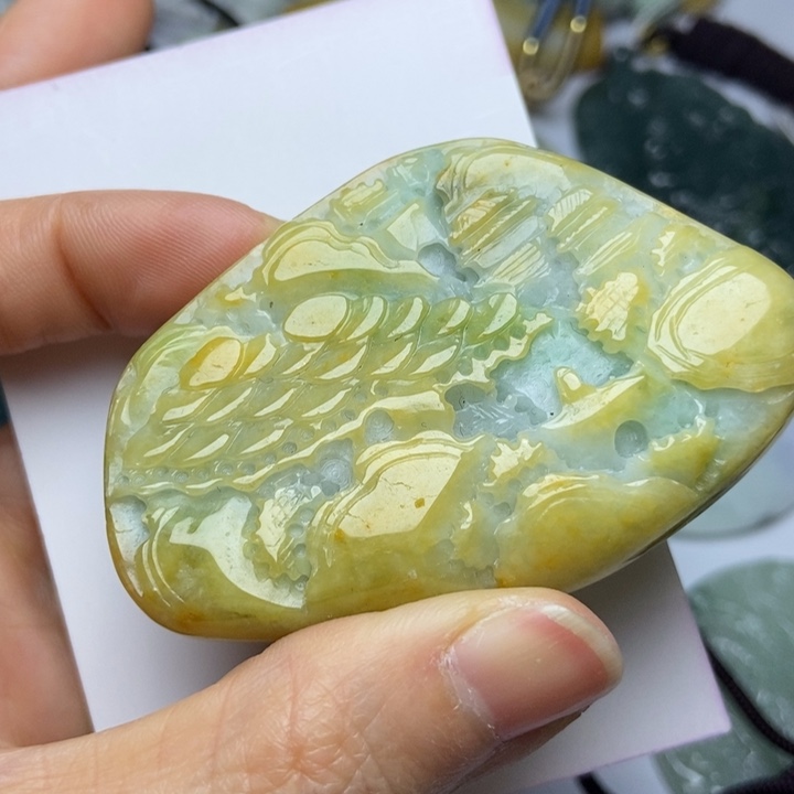 翡翠颈饰未镶嵌翡翠