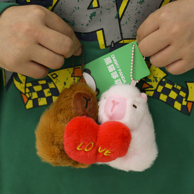 正版一对情侣磁吸卡皮巴拉love毛绒玩具小挂件挂饰可爱水豚质量好