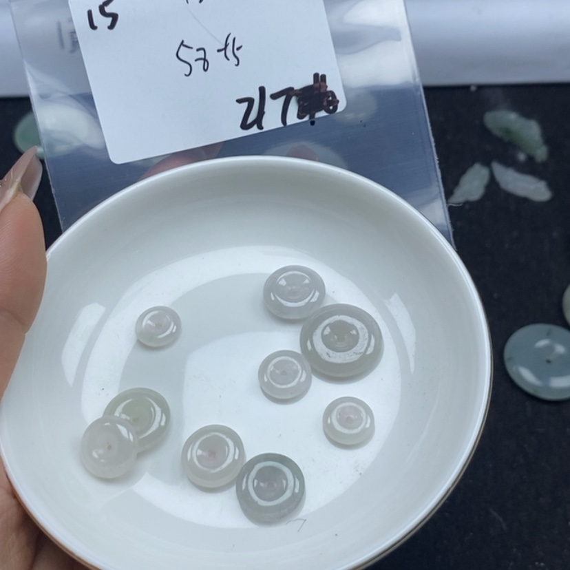 【闪购商品】翡翠颈饰未镶嵌阳**暖