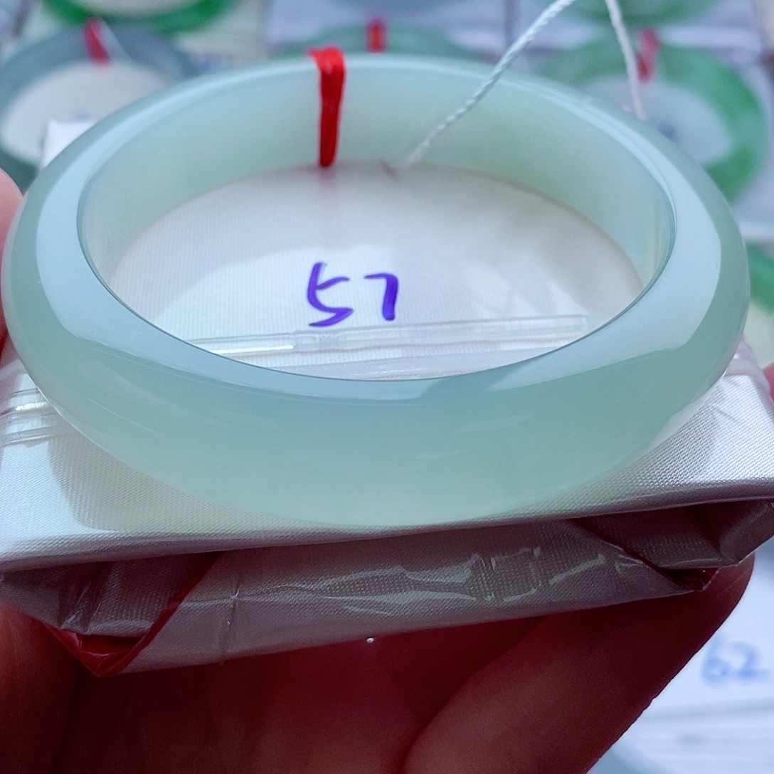 翡翠未镶嵌手镯57圈口