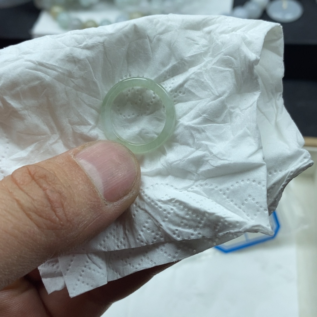 彩***ง翡翠未镶嵌颈饰翡翠戒指