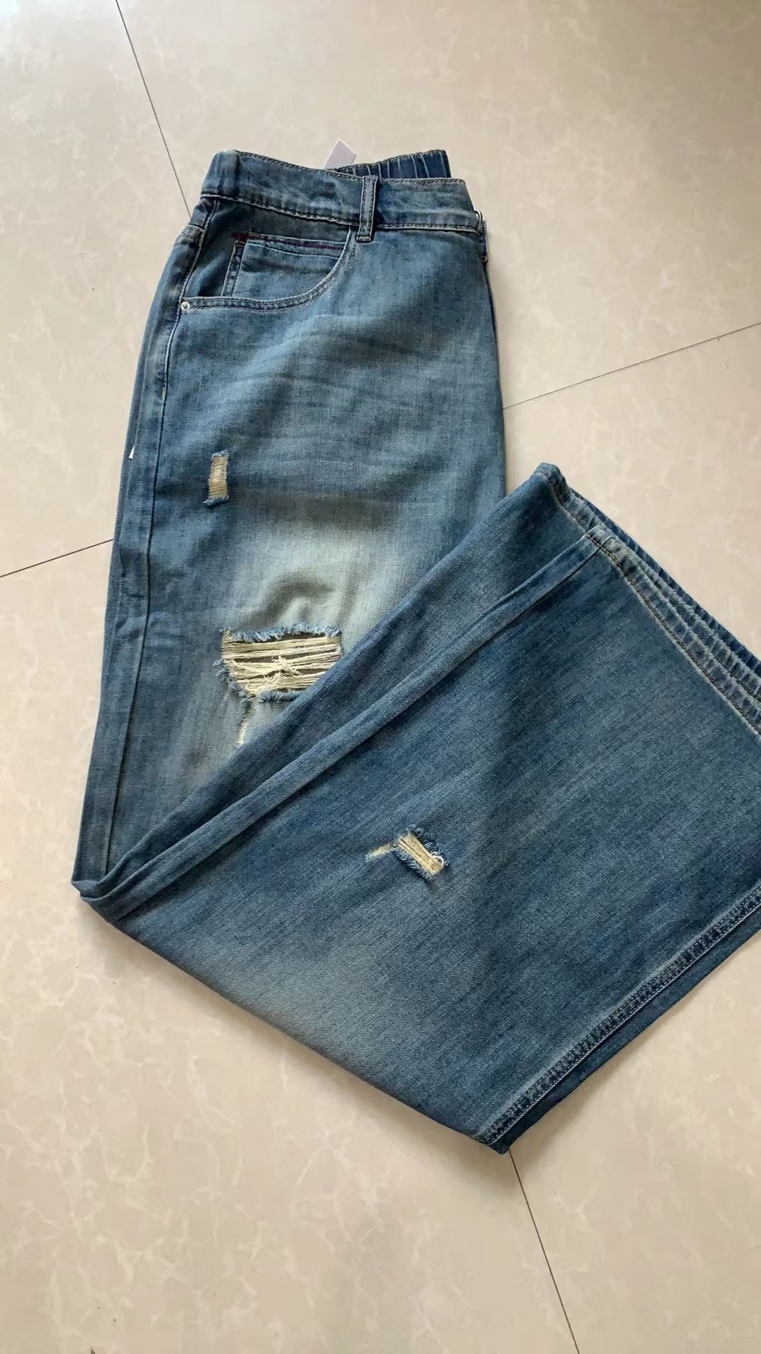 二姐家淼2608新款时尚破洞牛仔裤