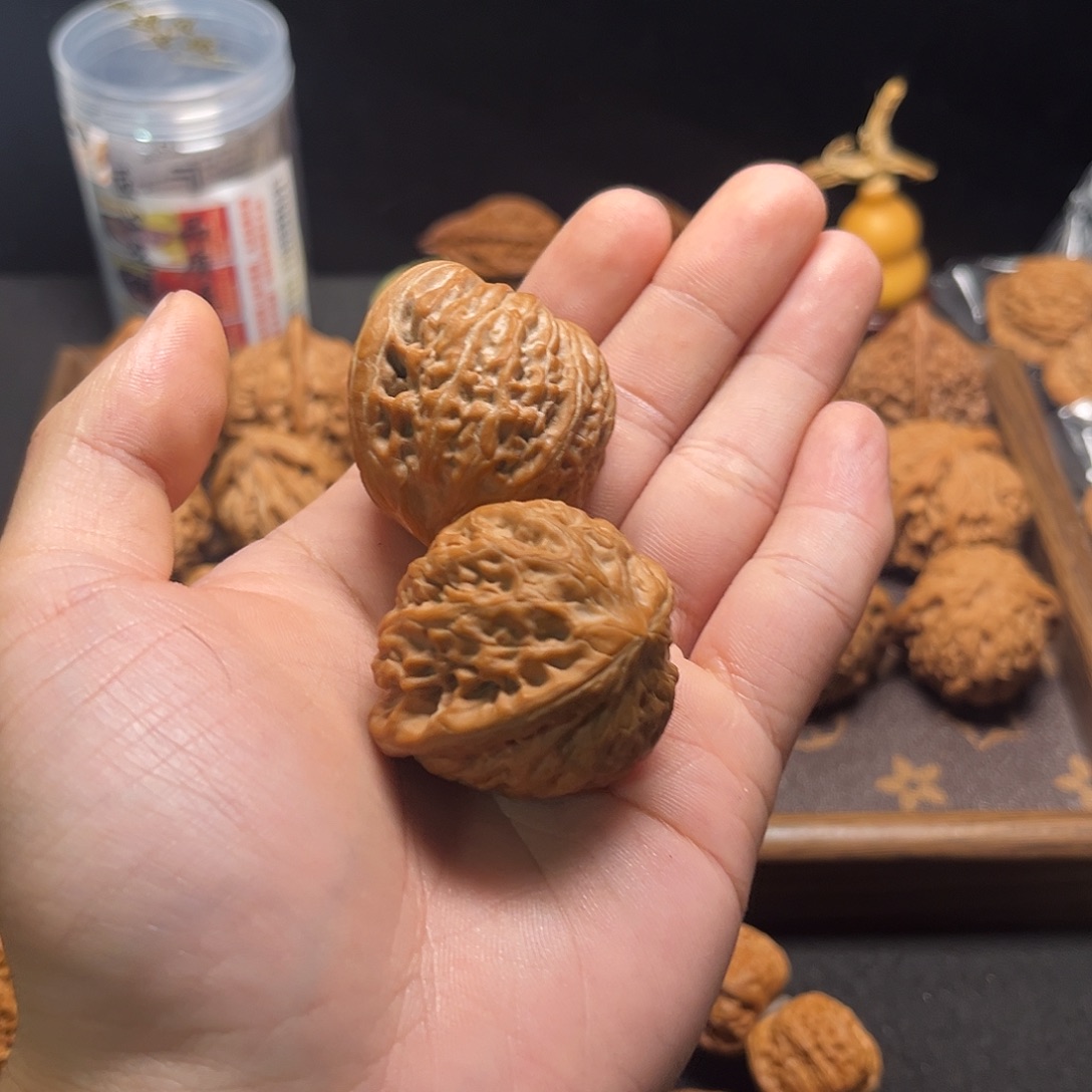 卢***卡手串/手链核桃老树铁锤41