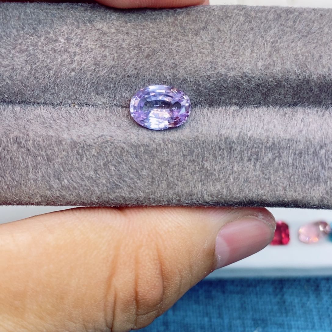 蓝宝石裸石未镶嵌薰衣草无烧蓝宝石2.4克拉