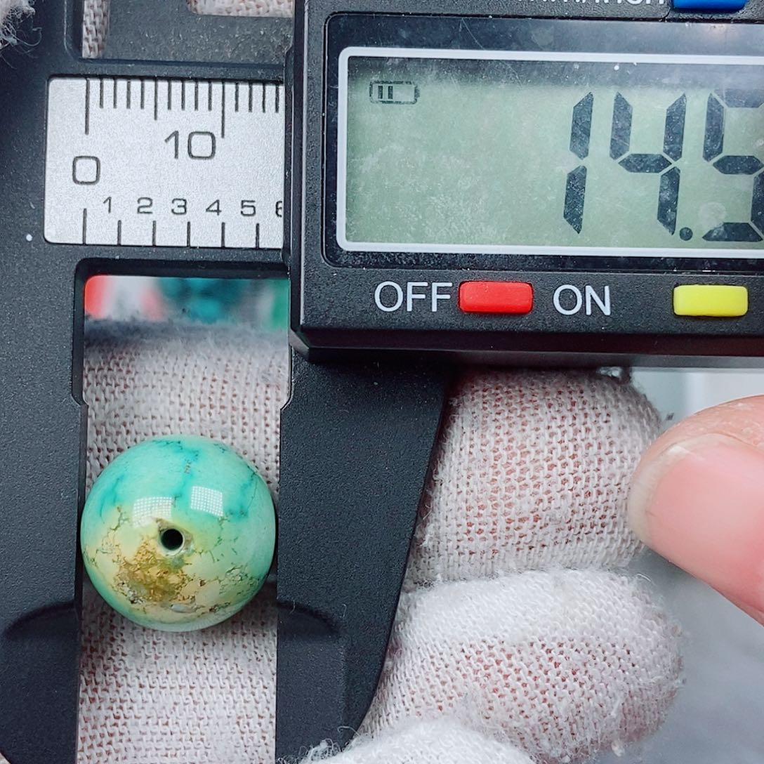 M***子绿松石未镶嵌珠宝奇石