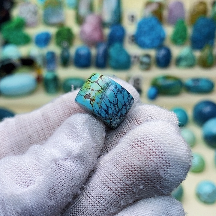 绿松石配饰未镶嵌