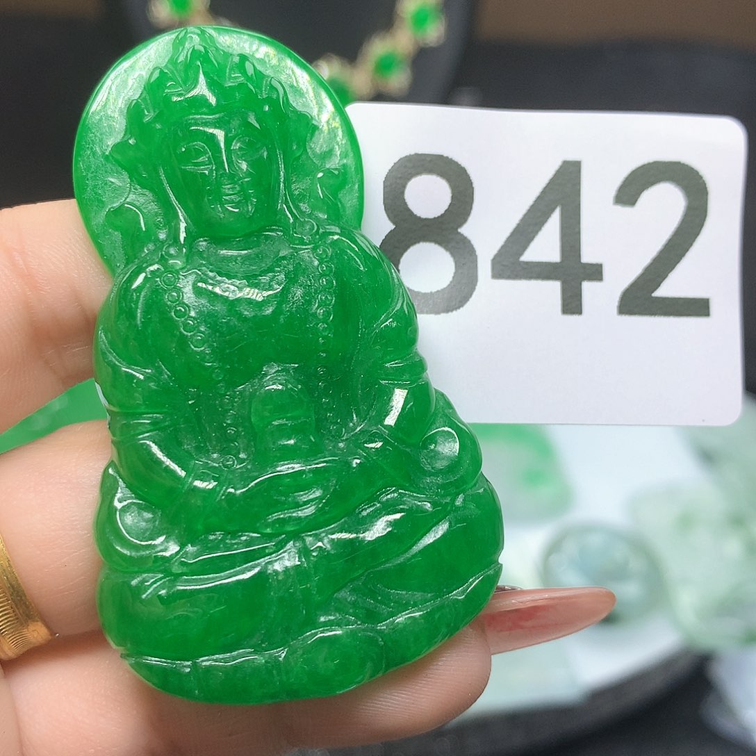 翡翠吊坠(赠链)未镶嵌