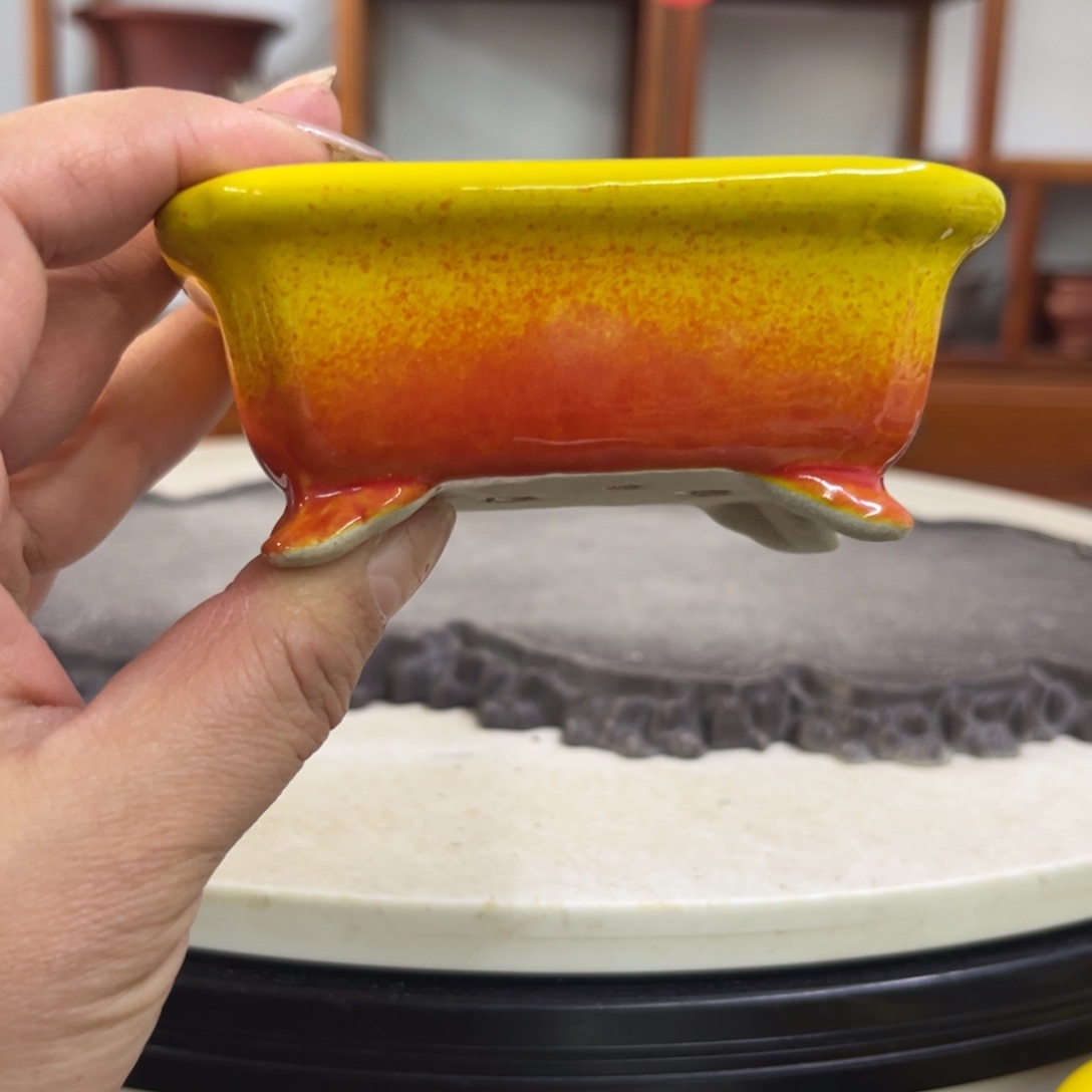 紫砂花盆瑕疵3.5-9.5-7.5。。。