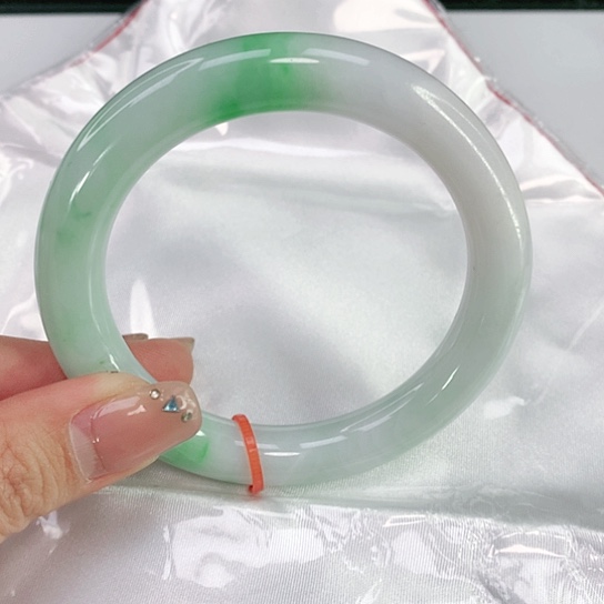 翡翠手镯未镶嵌天然翡翠A货105