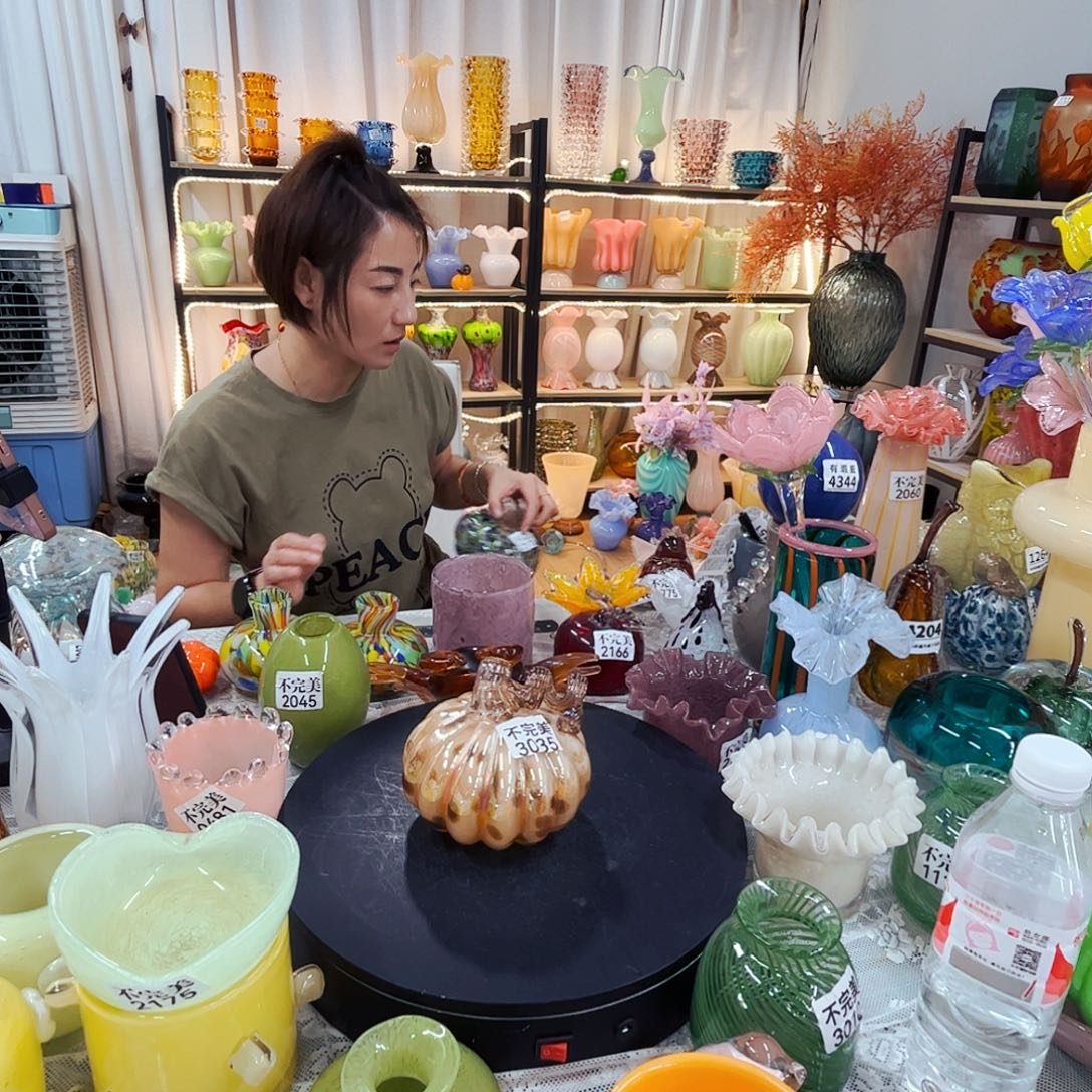 3035 琉璃花瓶摆件不完美