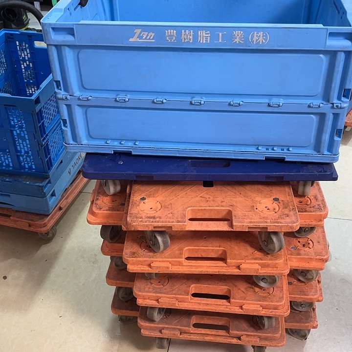 朱***哥厚款家用五金工具箱一个