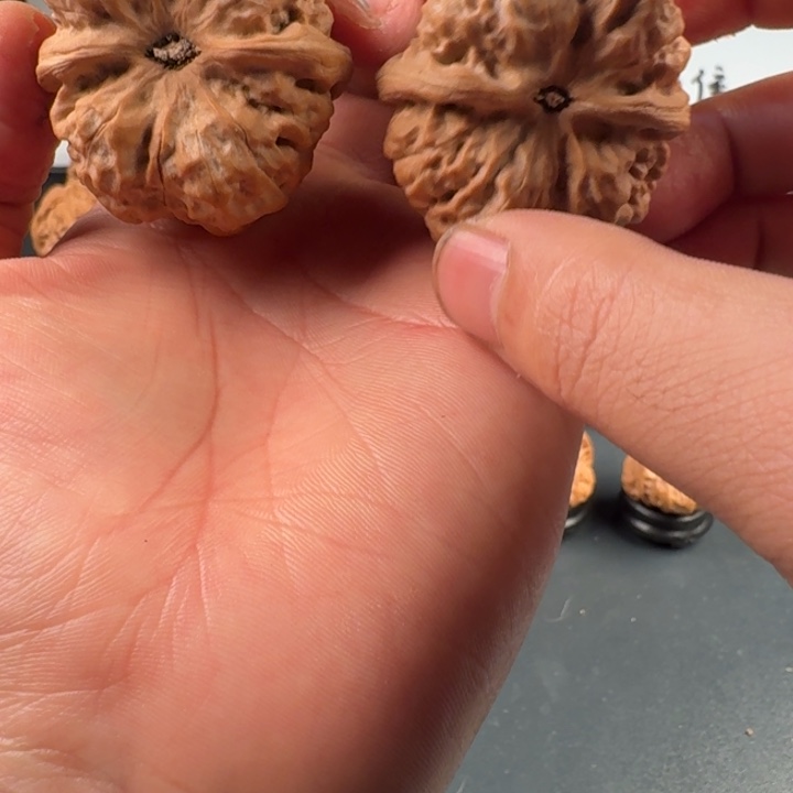 梦****吊坠文玩核桃蛤蟆的眼睛是真的好看啊我