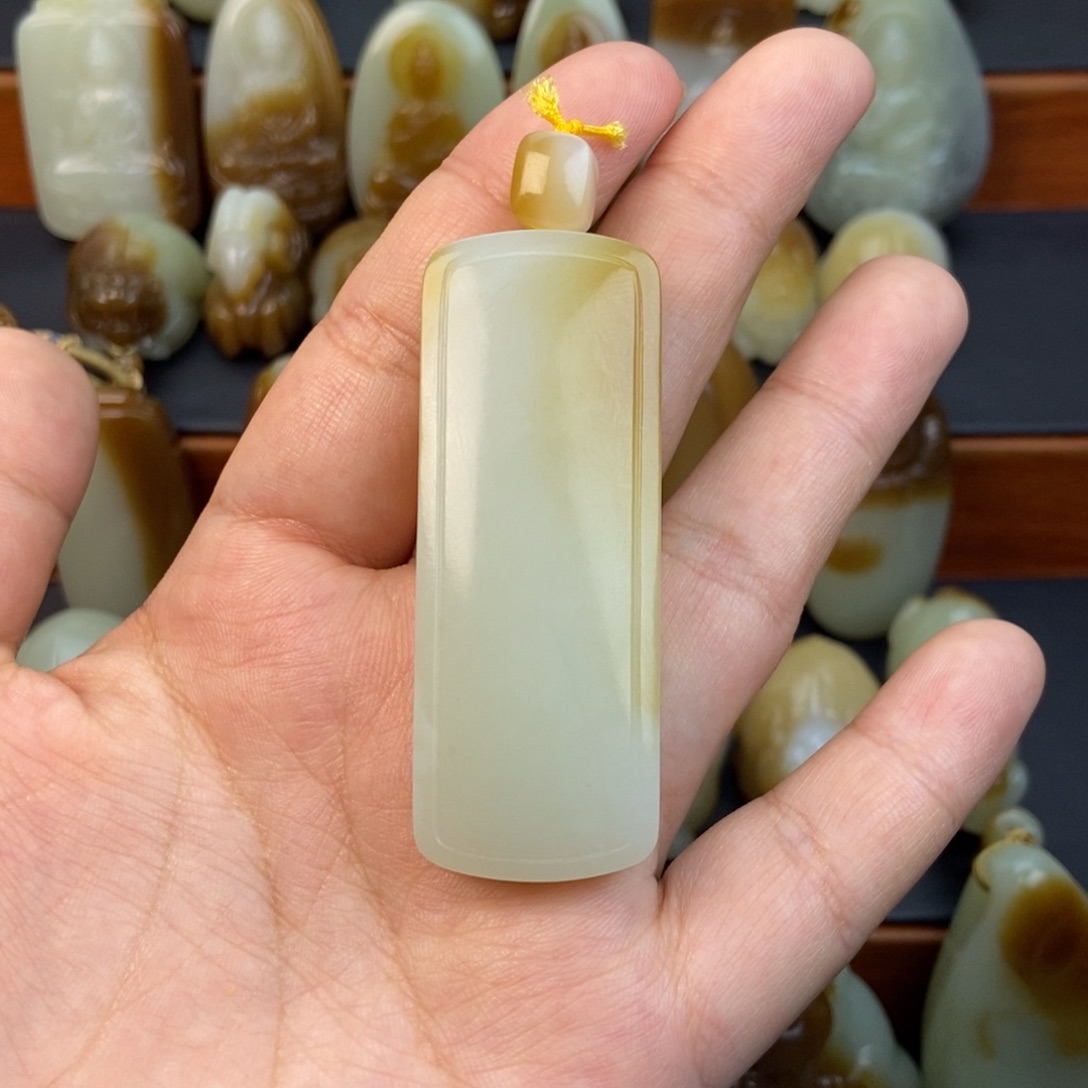 和田玉（糖玉）未镶嵌颈饰
