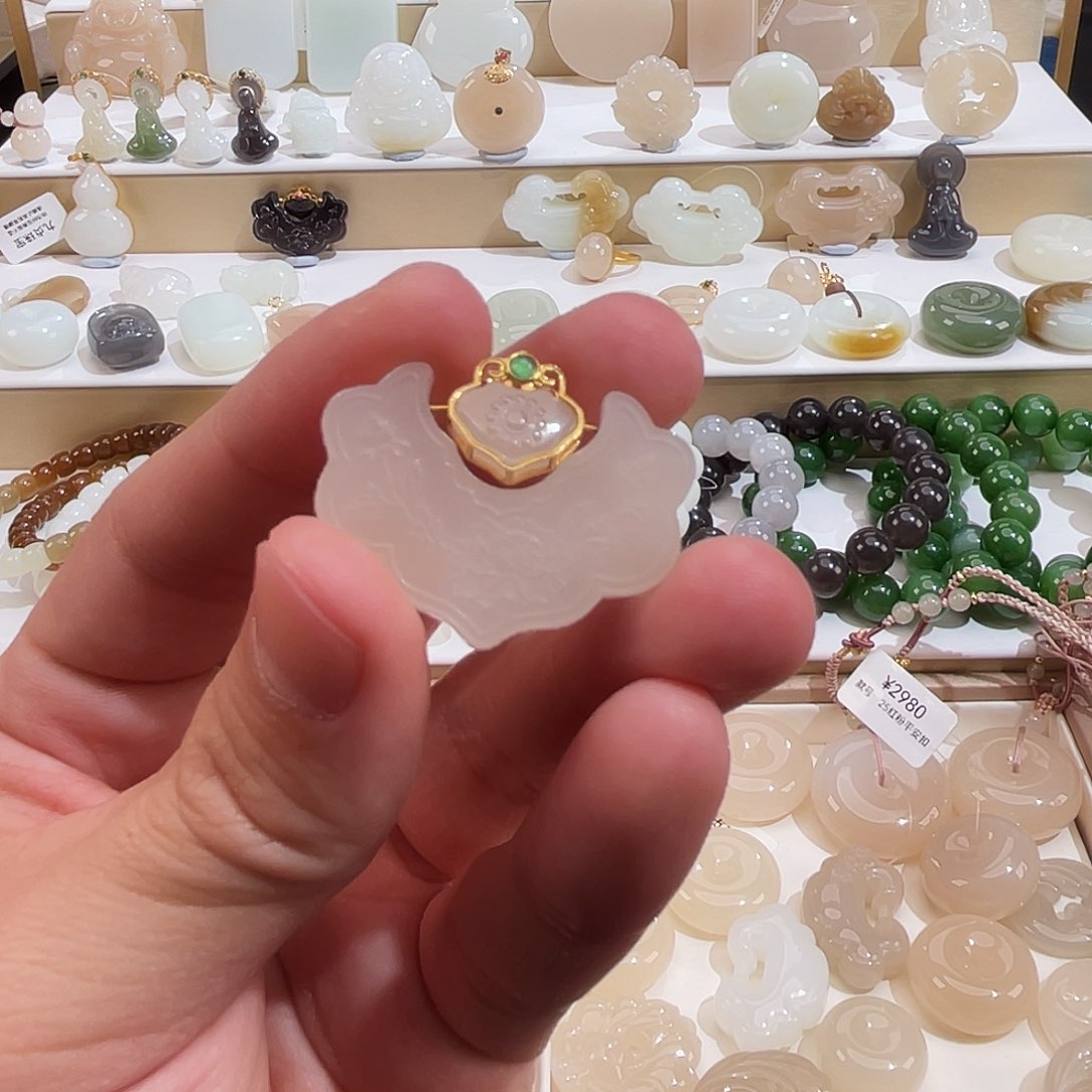 和田玉颈饰未镶嵌灵*灵