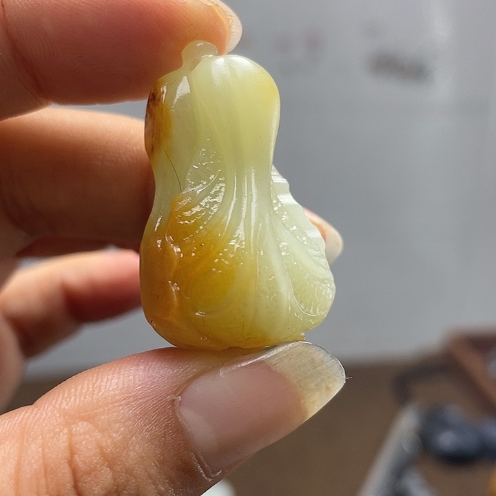 和田玉未镶嵌把件