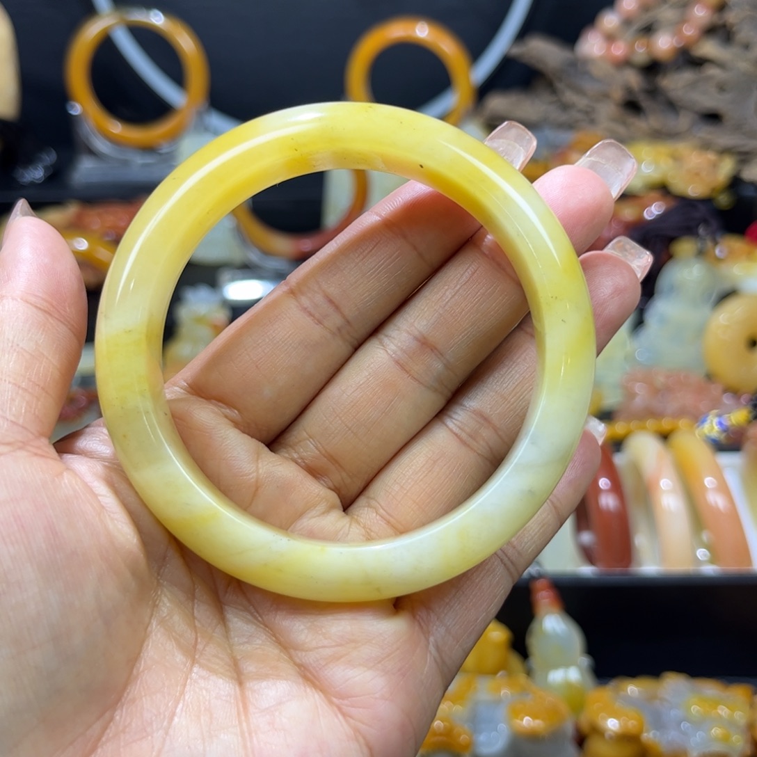 石英质玉（黄龙玉）未镶嵌手镯