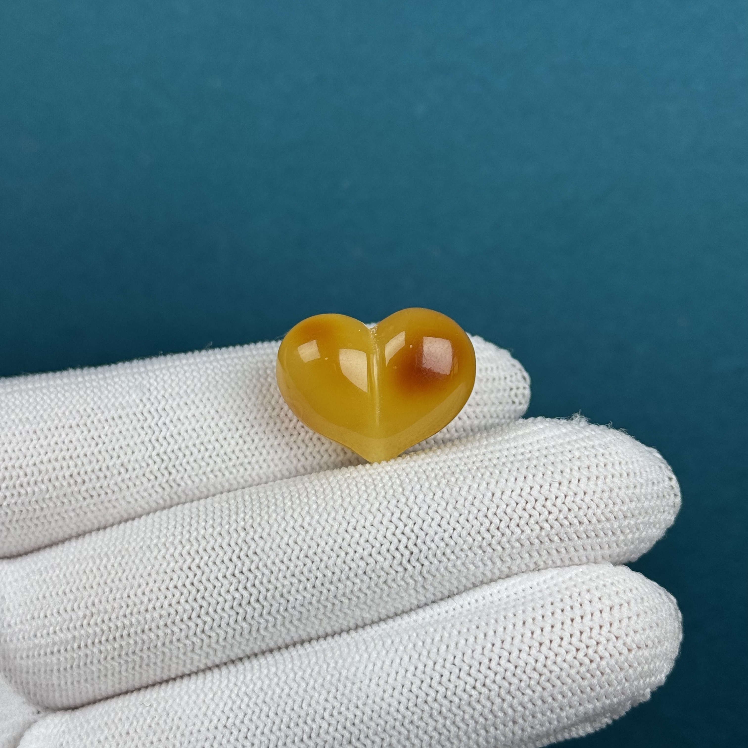 F4323天然原矿蜜蜡 屁桃爱心 21*16*10mm支持复检假一罚十