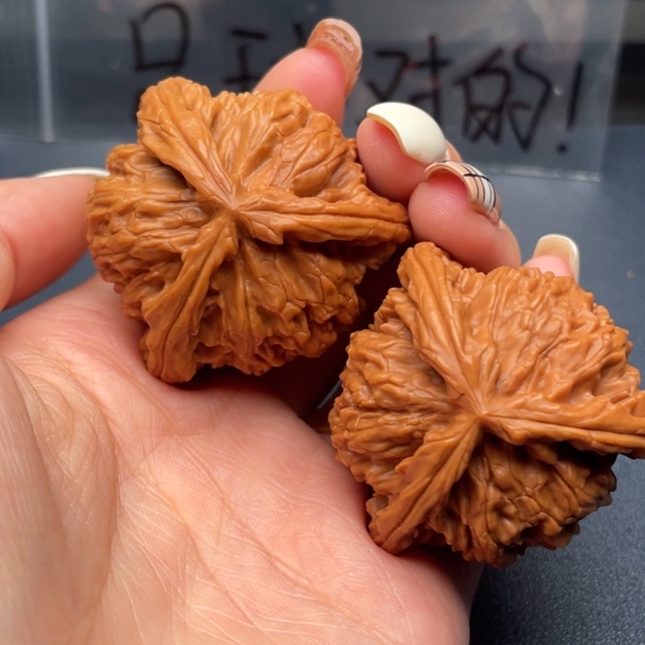 秋***话文玩核桃吊坠白狮子