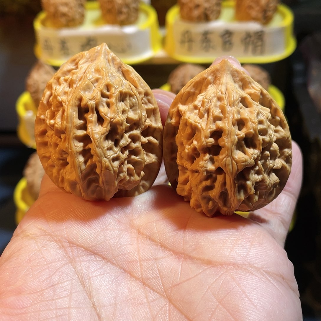 撒***塔吊坠文玩核桃丹帽