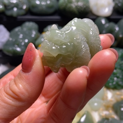 颈饰未镶嵌和田玉（糖玉）