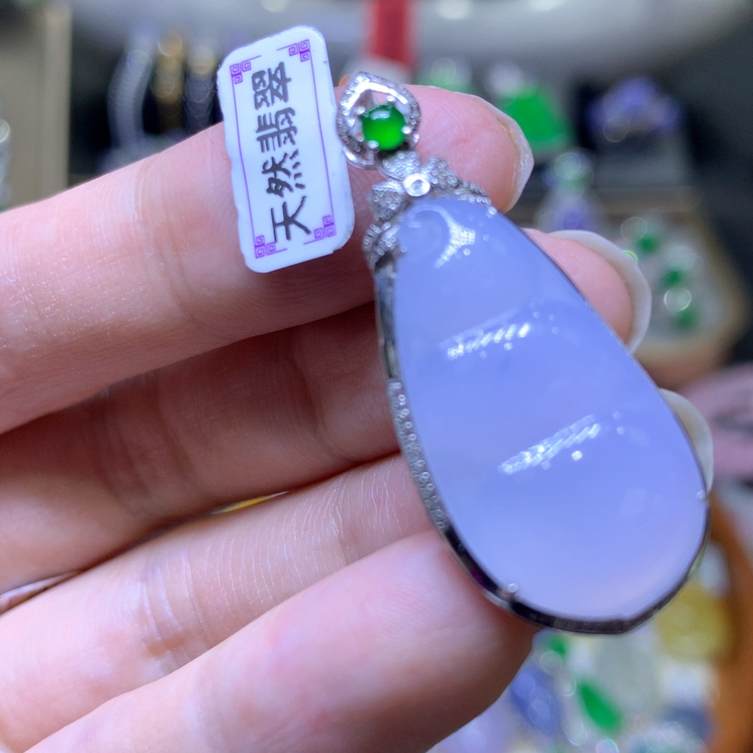 【闪购商品】翡翠颈饰18K金镶嵌翡翠吊坠项链