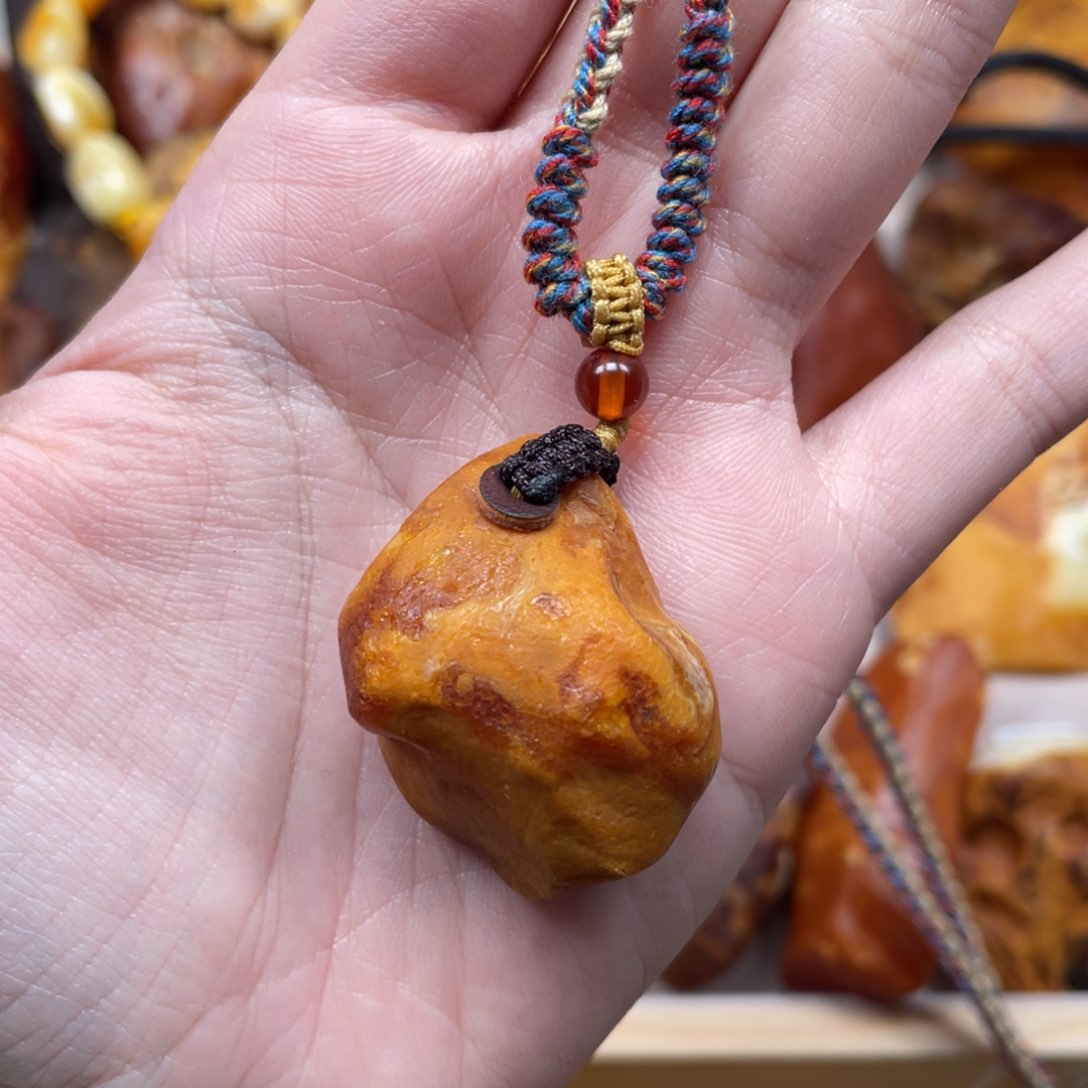 琥珀珠宝奇石未镶嵌