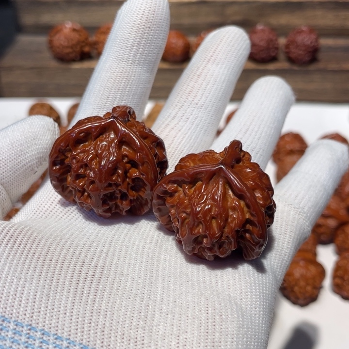 文玩核桃吊坠豆**豆三棱950.06.38