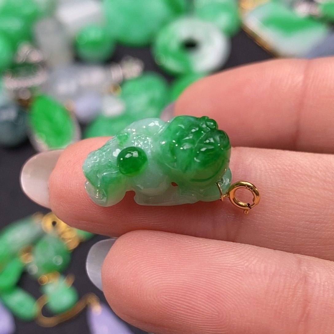 翡翠颈饰18K金镶嵌用****5翡翠