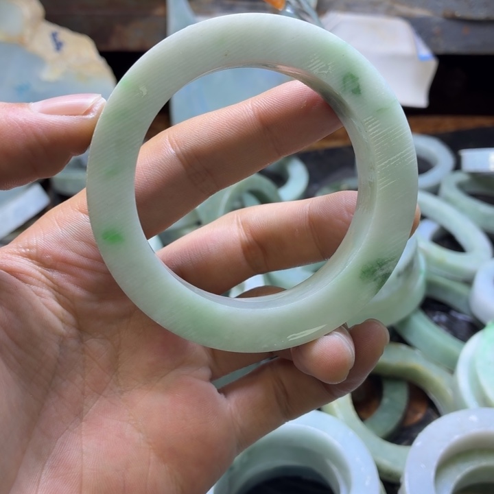 花***圆定制翡翠未镶嵌正圈翡翠手镯