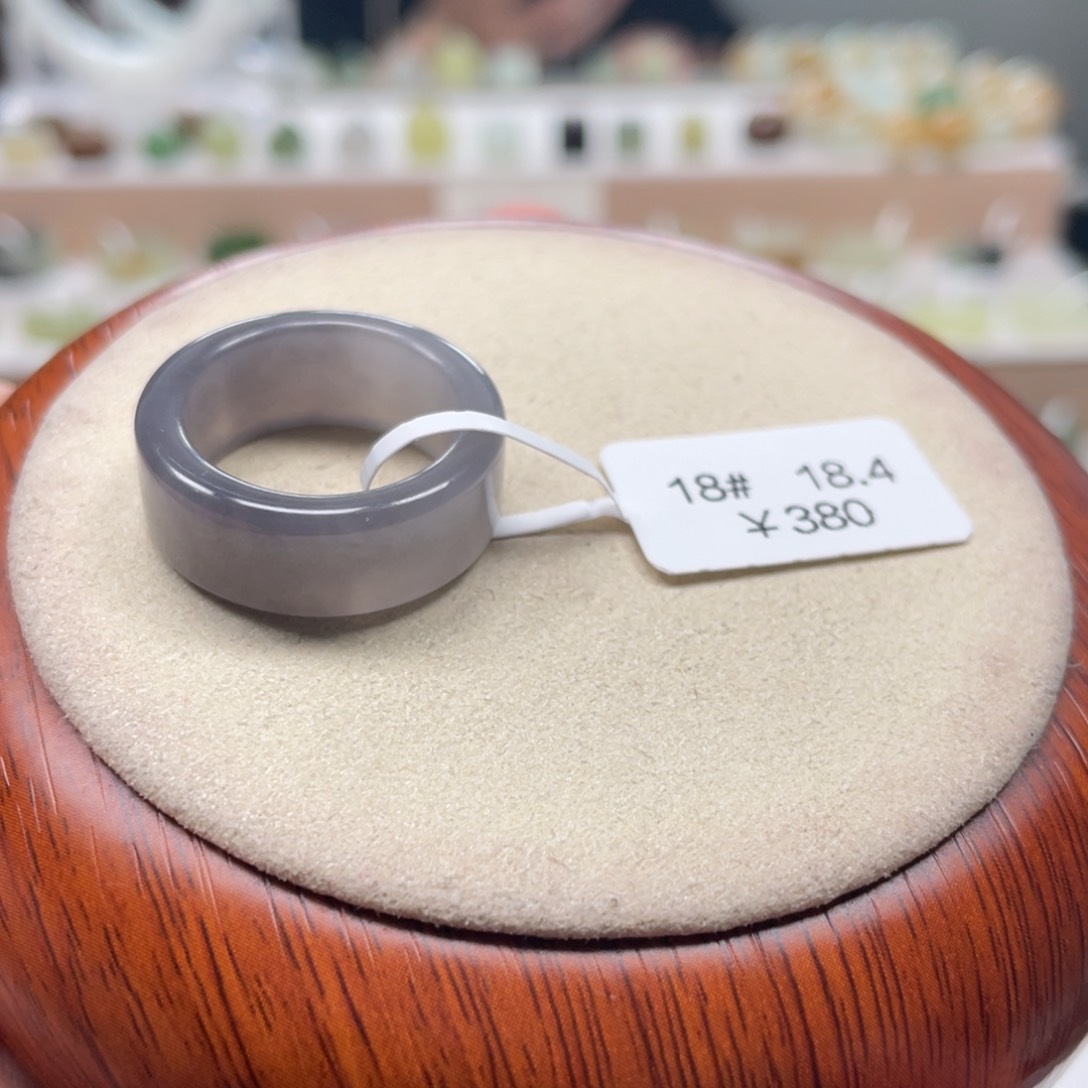 和田玉戒圈未镶嵌是****⁹18.4