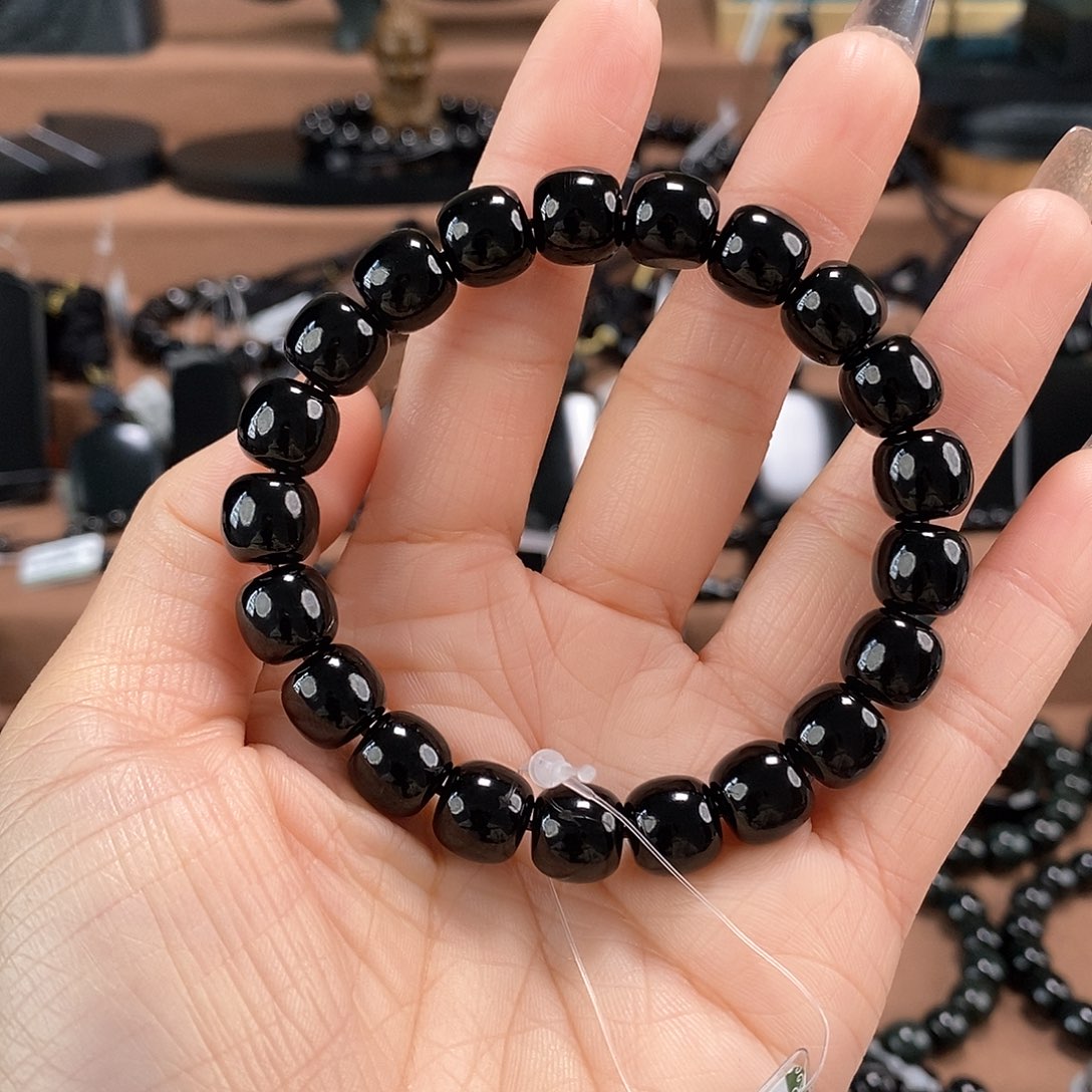 度***℃和田玉未镶嵌手链10又黑又细