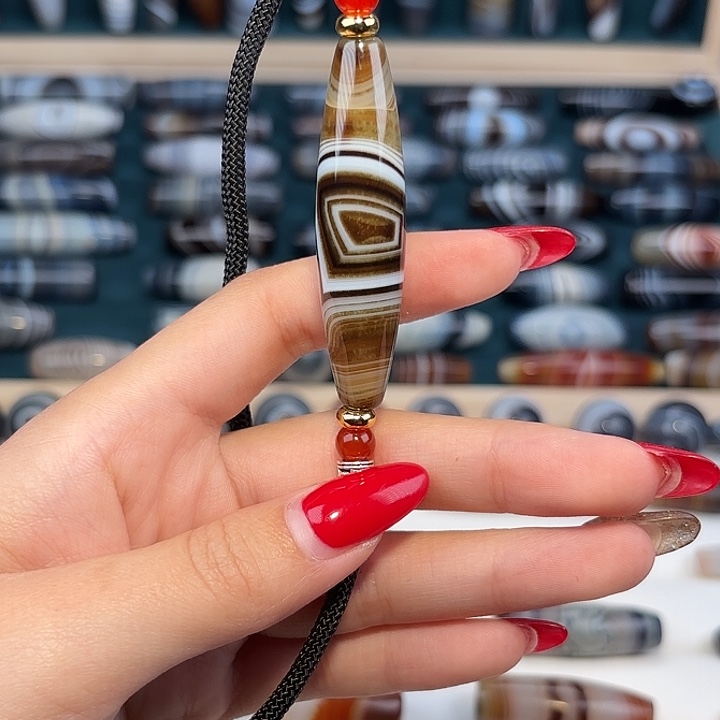 哎***去玛瑙/玉髓合金珠宝奇石