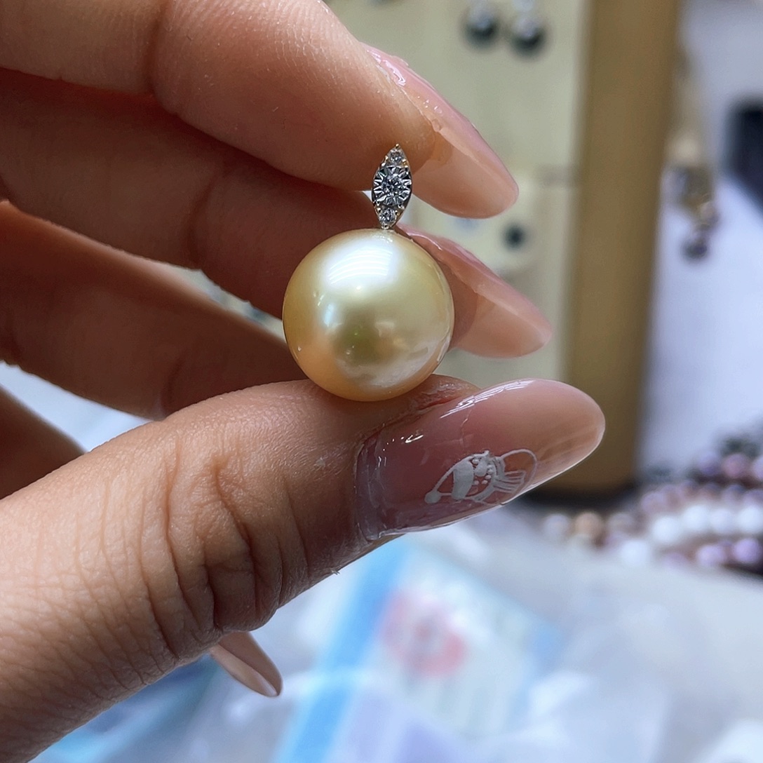 海水珍珠颈饰18K金镶嵌