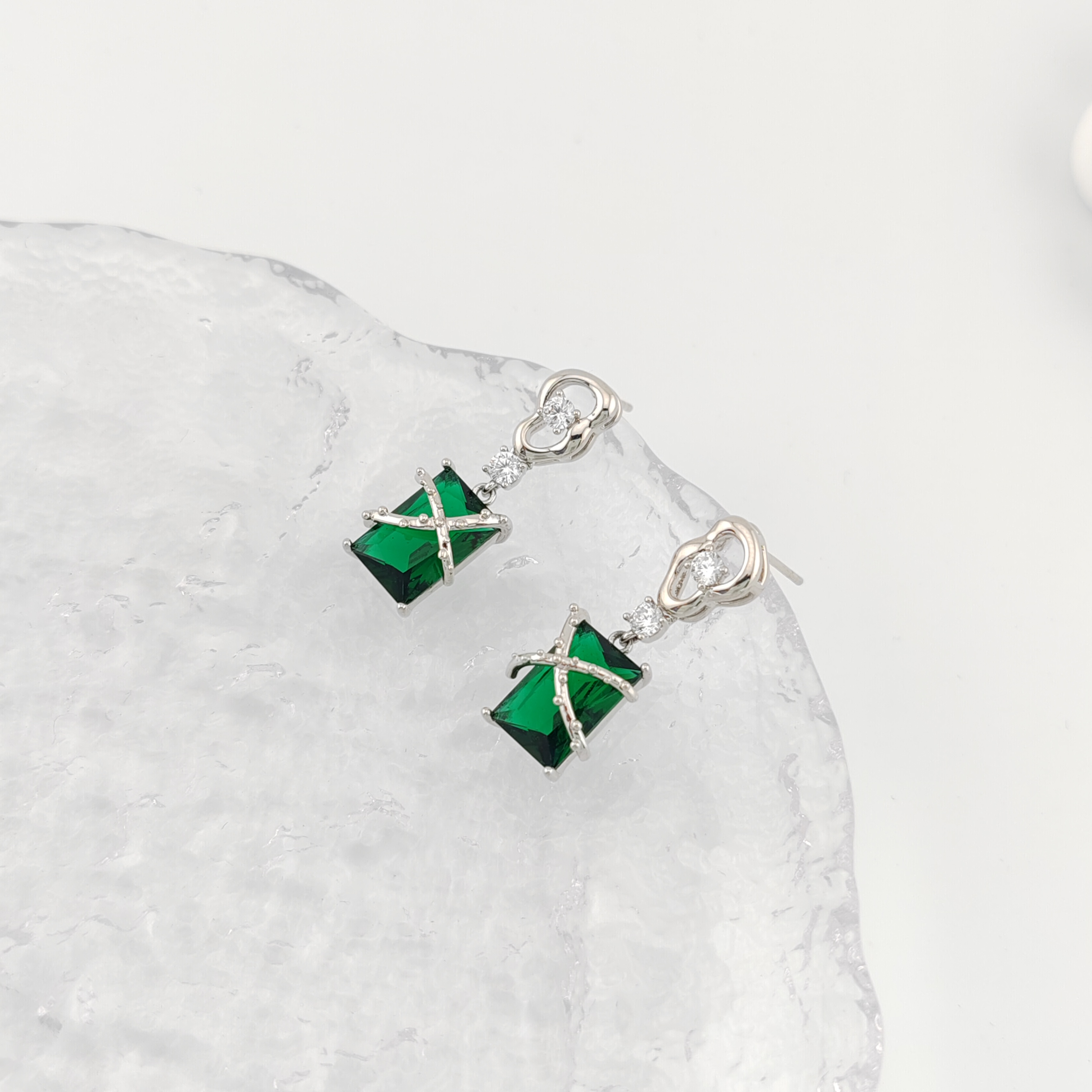 XUPING/旭平首饰 合金合成锆石耳饰 【潘生福利】耳钉GD X000762491