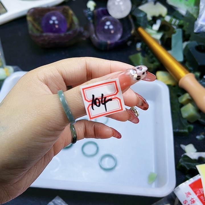 翡翠戒指未镶嵌，