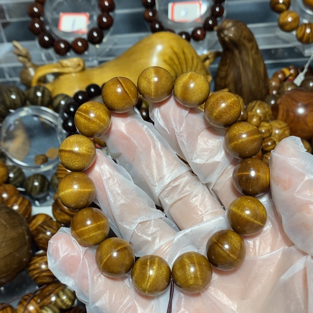 金丝楠木雕工艺品15