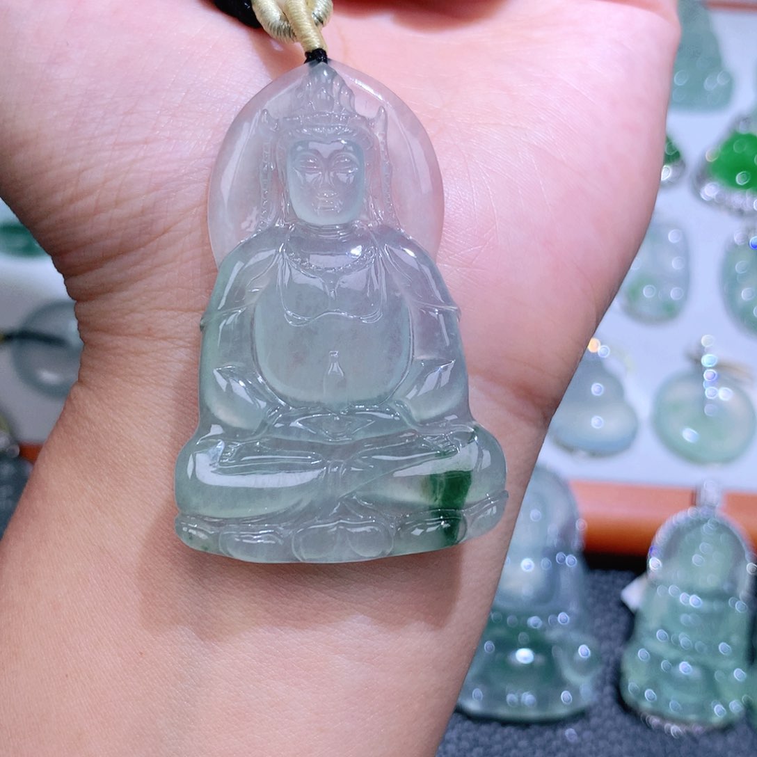 翡翠未镶嵌颈饰素衣