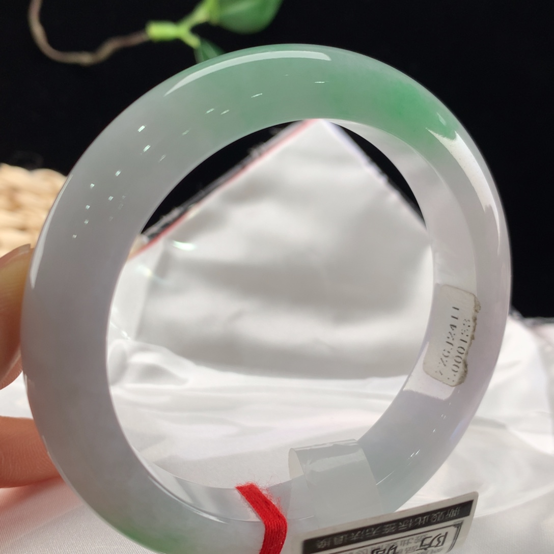 翡翠手镯未镶嵌111-0133