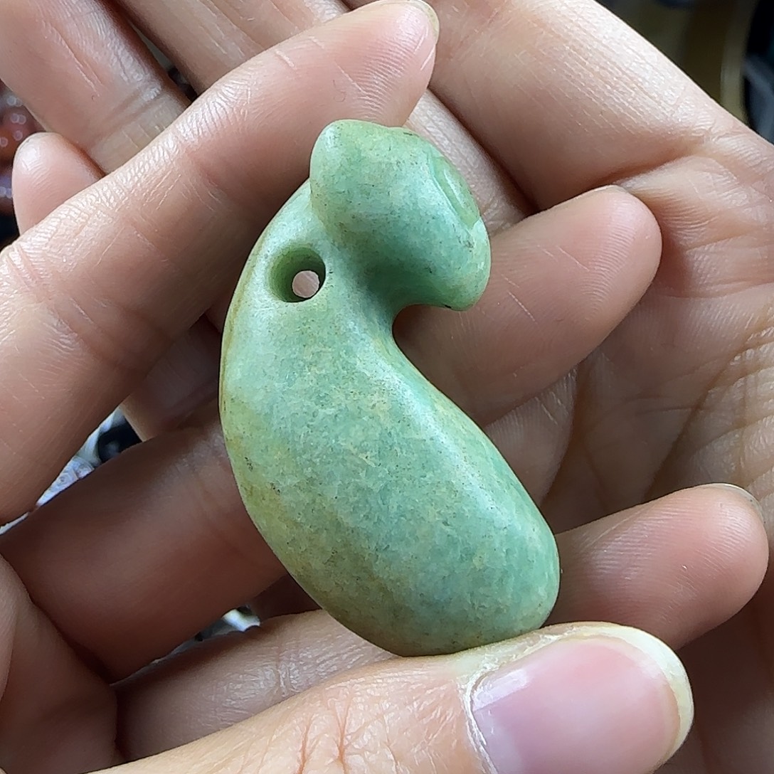 她***回天河石未镶嵌手链