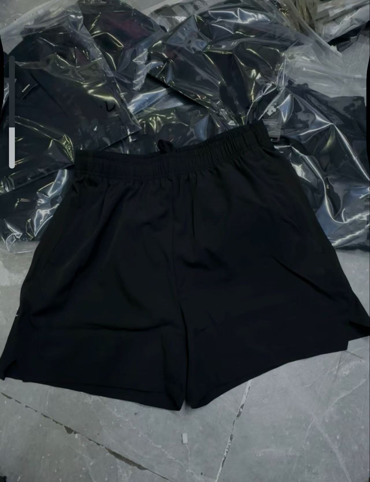 轻薄软糯速干短裤