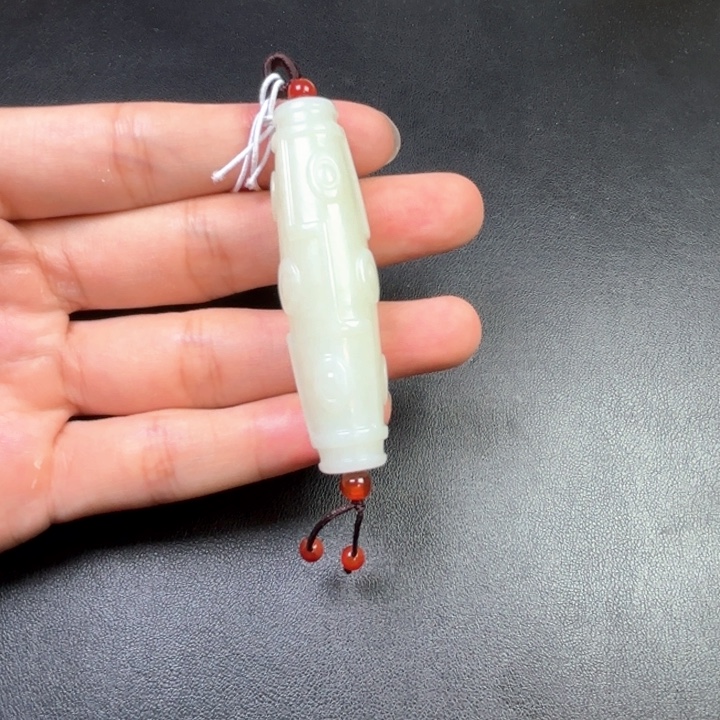 开***。和田玉未镶嵌挂件