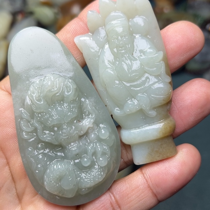 和田玉未镶嵌把件