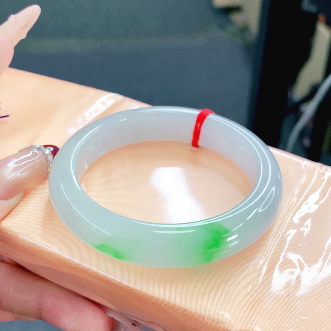 翡翠未镶嵌手镯53