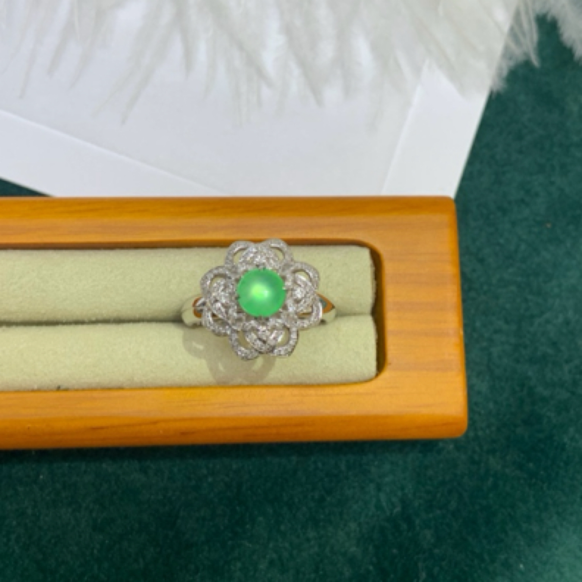 天然缅甸A货翡翠 木那炸光蛋面戒指