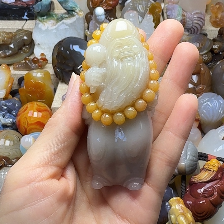 小***杨石英质玉未镶嵌饰品