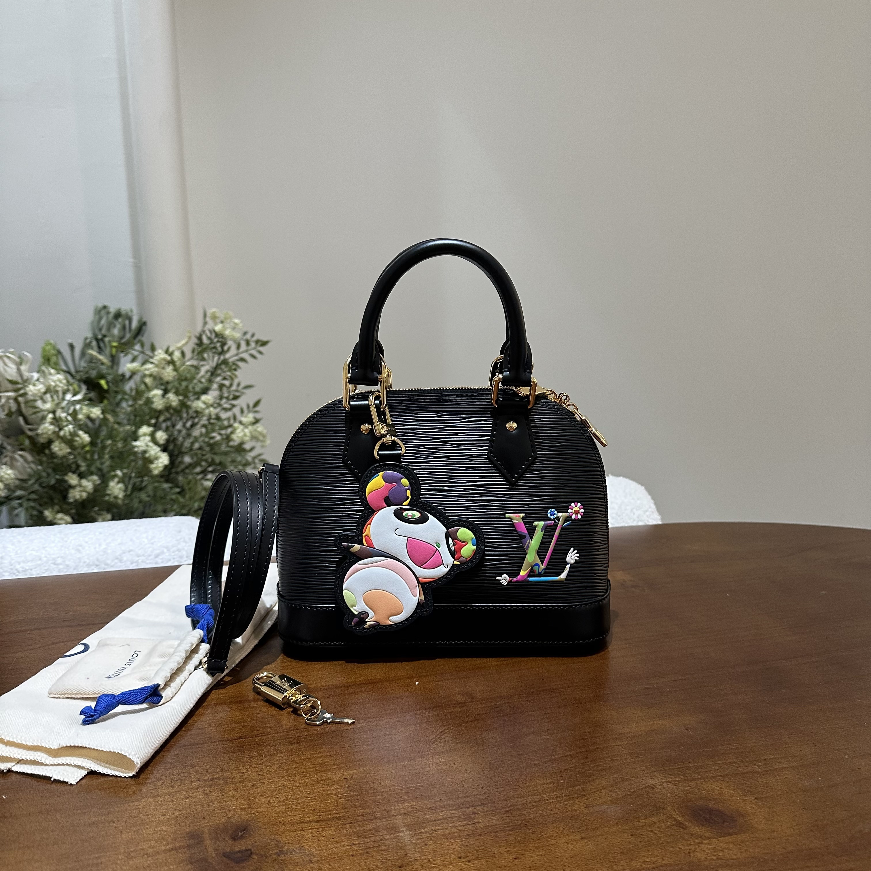 99新 LouisVuitton/路易威登 村上隆联名 Alma bb 贝壳包US572513