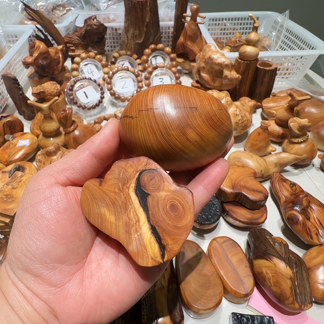 忘***川柏木（崖柏）太行崖柏陈化黑油闻香手把件