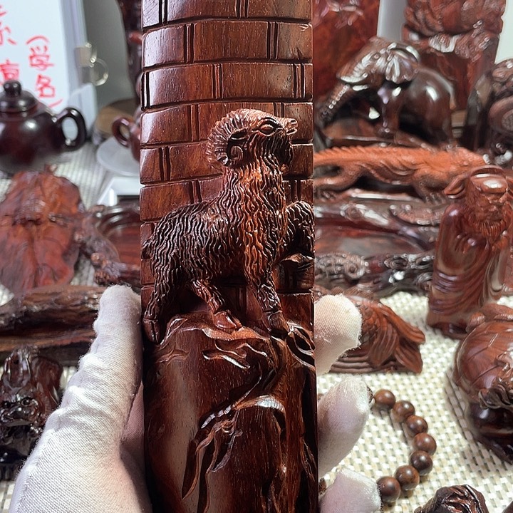 崔*成印度小叶紫檀羊